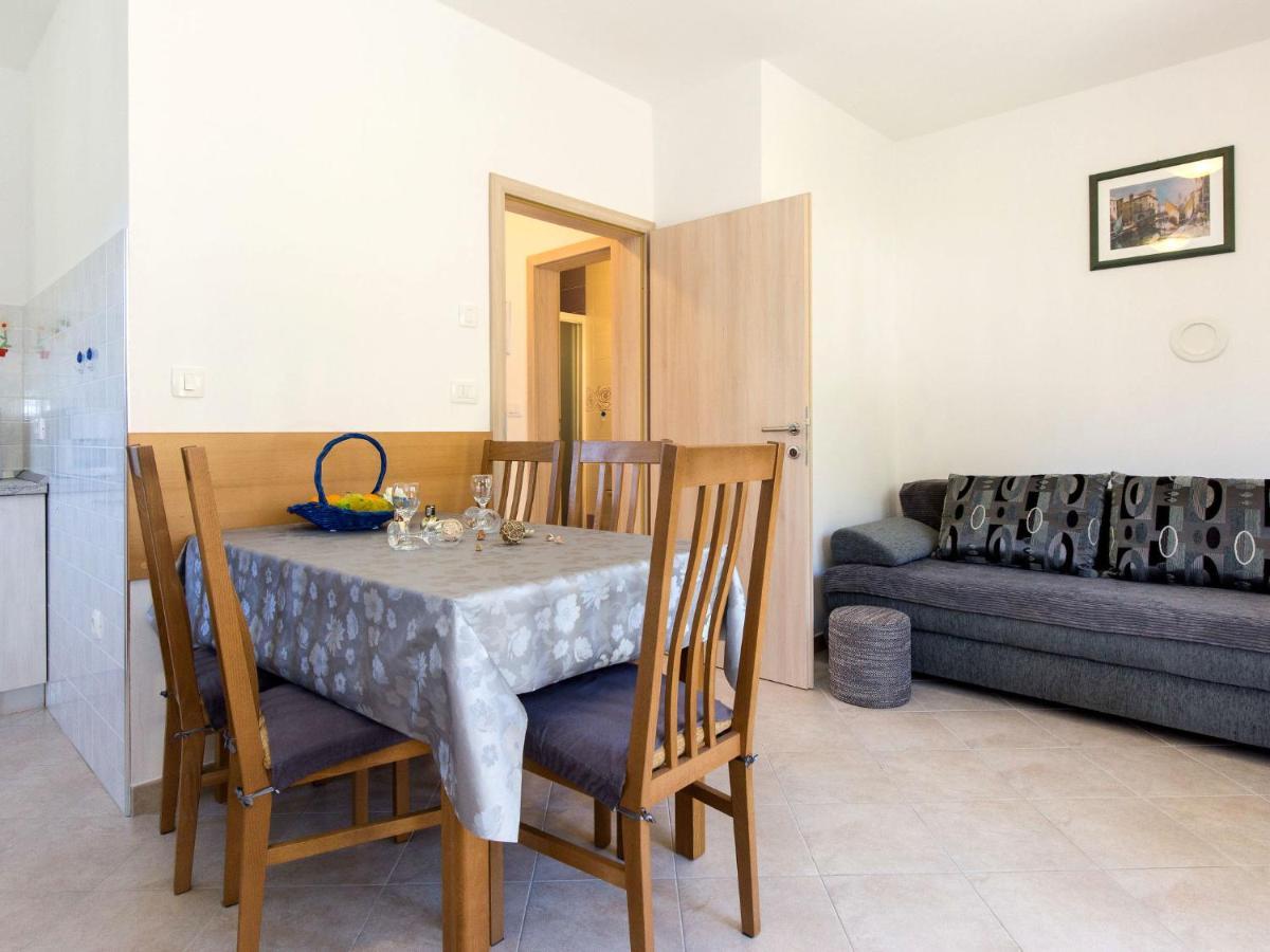 Apartment Andrea - Mod140 By Interhome Martina ภายนอก รูปภาพ